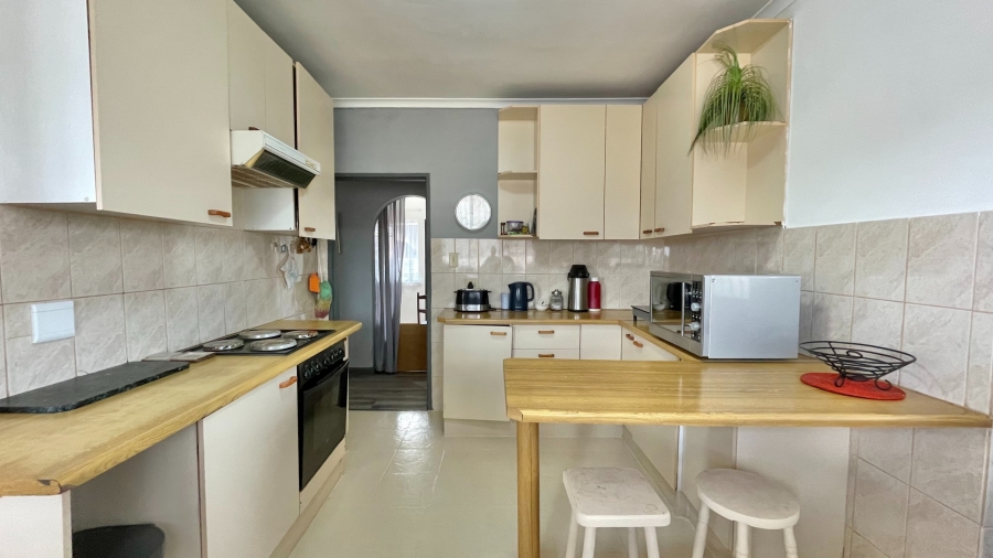 4 Bedroom Property for Sale in Dobson Western Cape